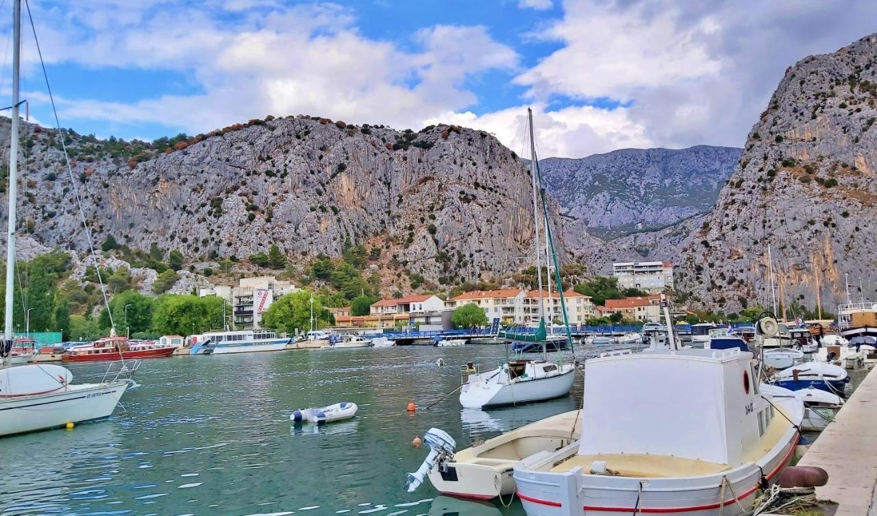 Apartment Anita Omiš Buitenkant foto