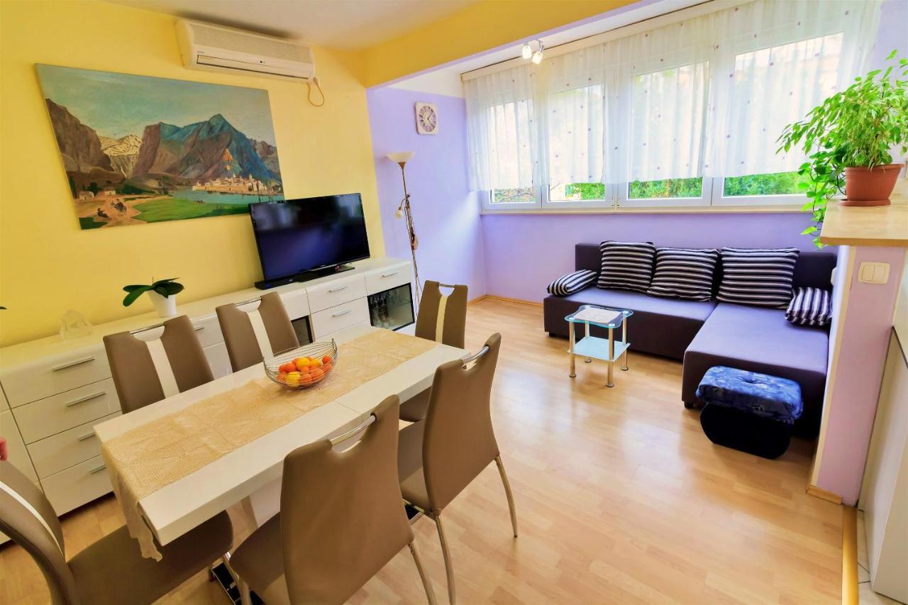Apartment Anita Omiš Buitenkant foto